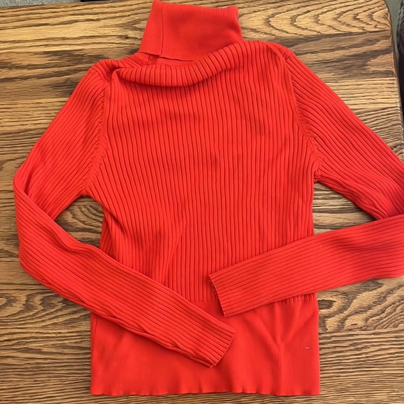 “Zara- Sweater” - Picture 3 of 5